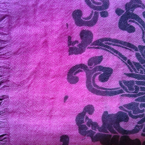 Ladies oversized scarf - Picture 6 of 7